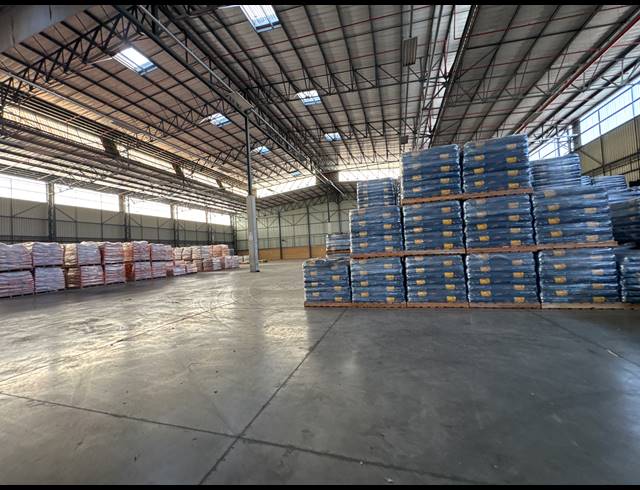 5,860M² WAREHOUSE TO LET IN GOSFORTH PARK